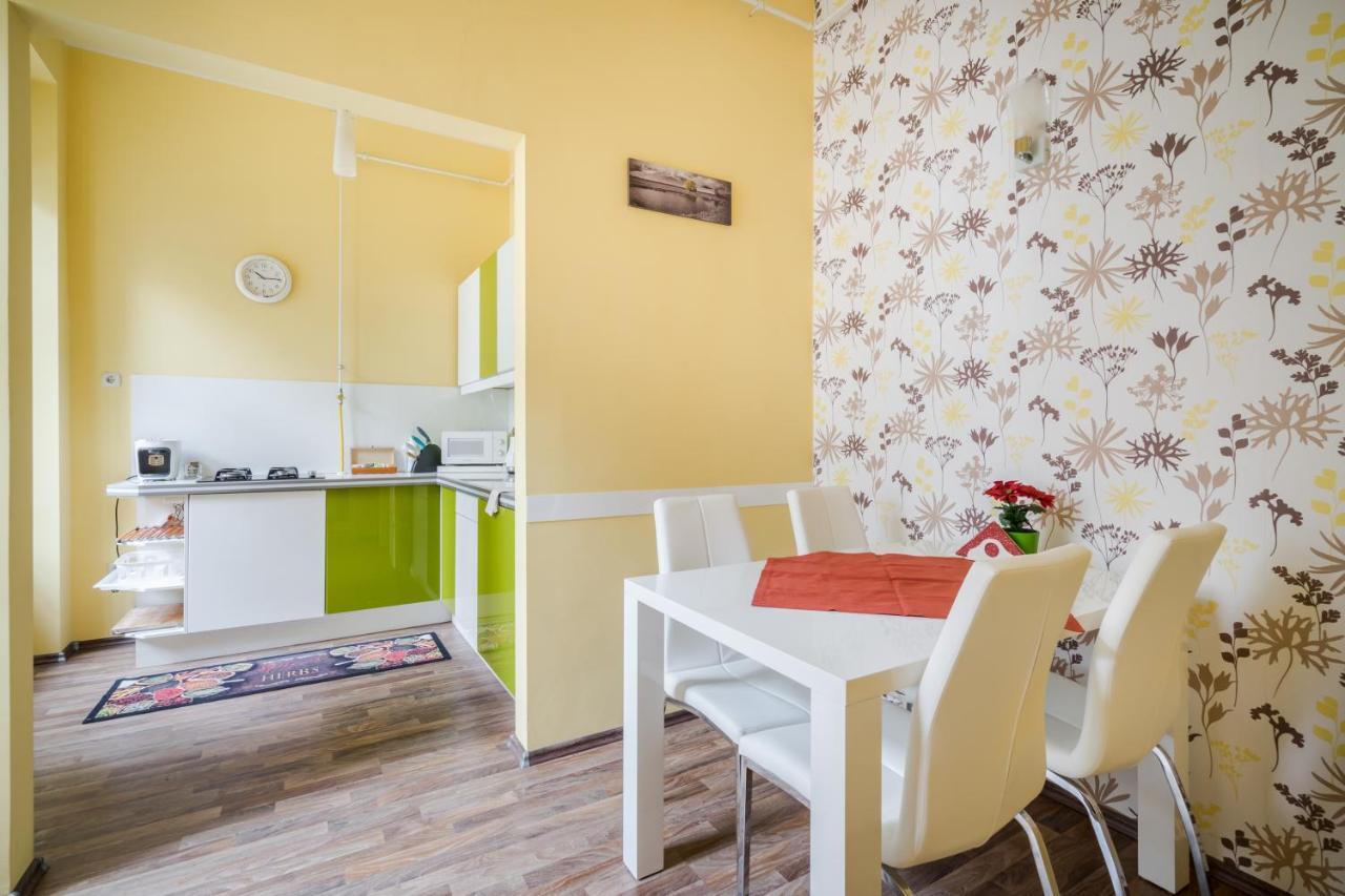Pyvo Street Home With Balcony By Nw بودابست المظهر الخارجي الصورة
